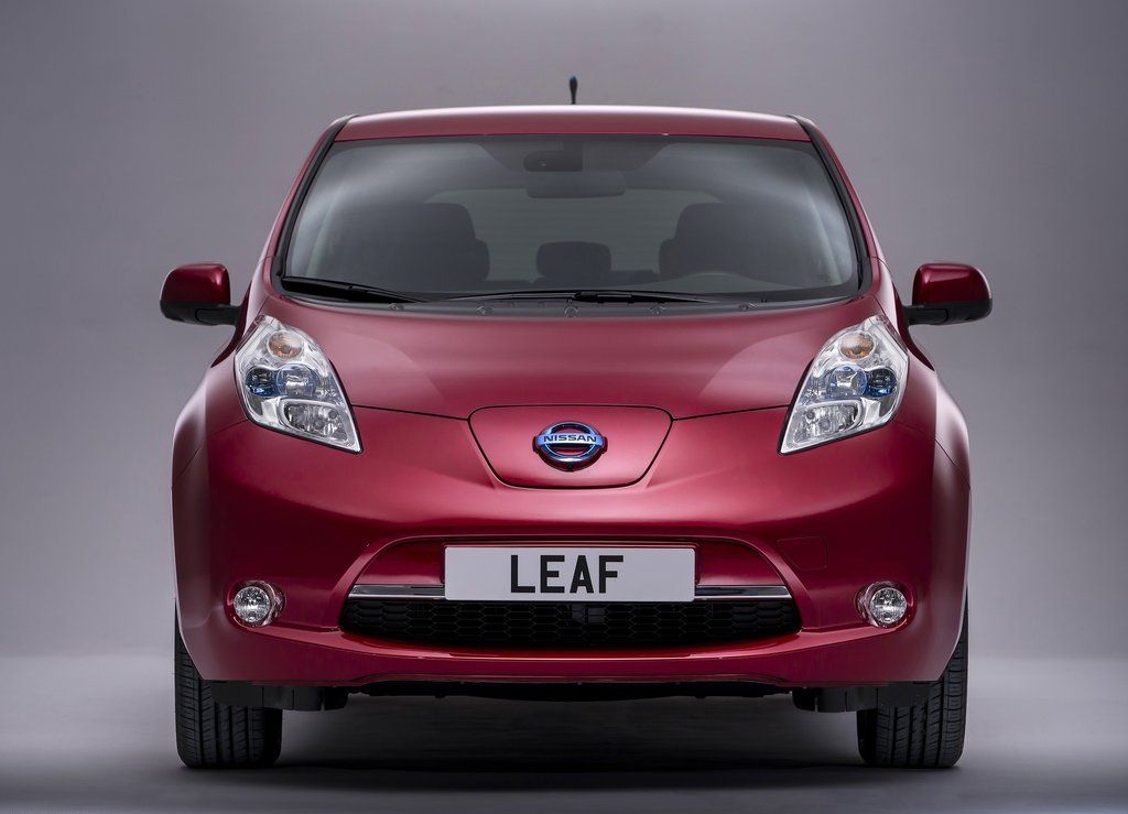 Nissan aims to cut electric-car cost #4