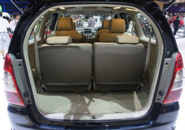 innova-rear-photo Facelifted Toyota Innova unveiled in Indonesia, likely in India in 2012