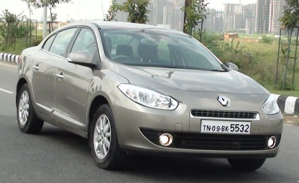 renault fluence front right photo