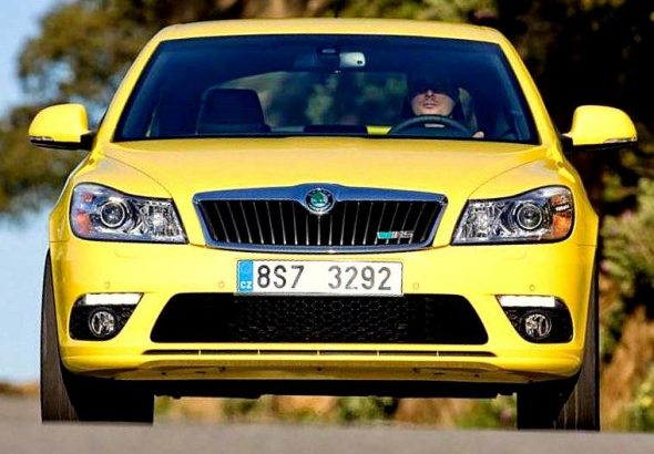 skoda-laura-rs-front-photo5.jpg