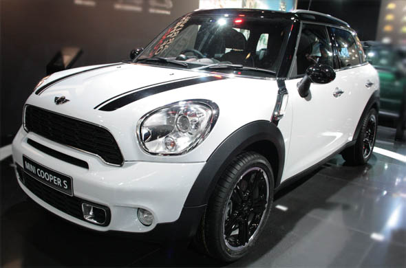 mini-cooper-s-countryman-side MINI opens first exclusive dealership in Mumbai!
