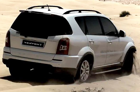 mahindra-rexton-rear Mahindra Ssangyong Rexton W: New photos emerge
