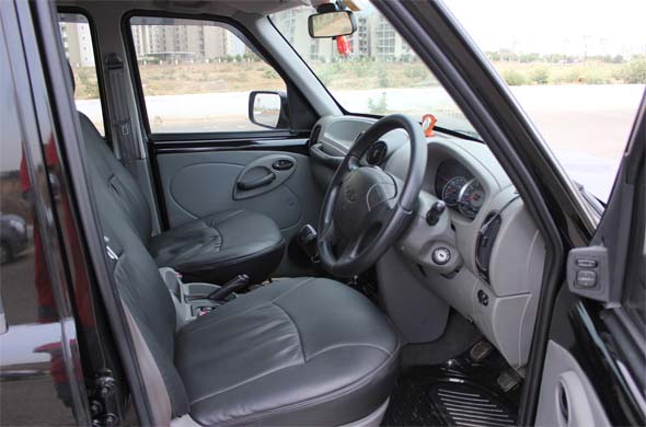 mahindra-scorpio-front-seats Mahindra Scorpio LX 4×4 road test and review: Competent all-round SUV