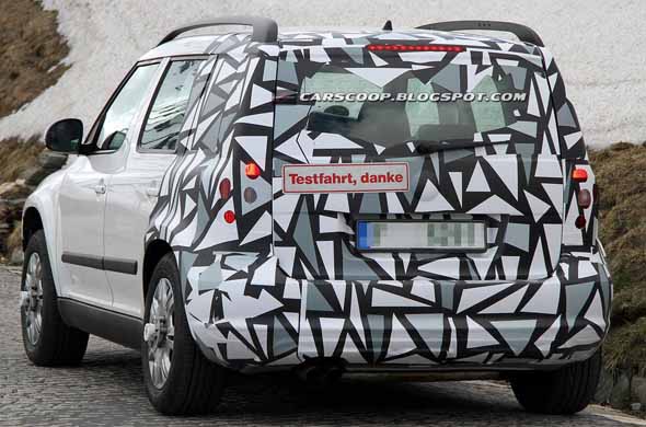 2013-skoda-yeti-facelift-rear Skoda Yeti face lift spotted testing in Europe