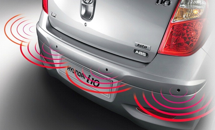 Parking Sensors, Reverse Cameras, or both – Which is the safest and most useful?