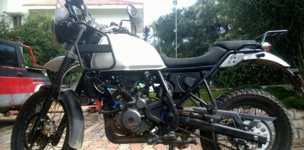 royal enfield chassis and ktm duke 390 engine