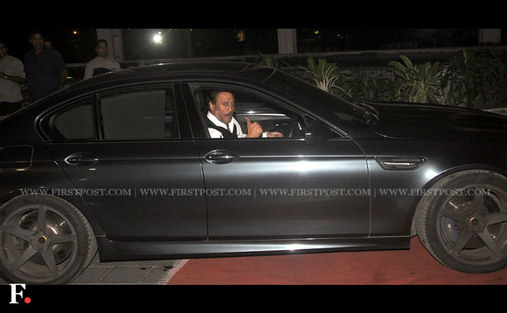 Bollywood actor Jackie Shroff spotted in Jaguar XKR coupe sports car [Video]