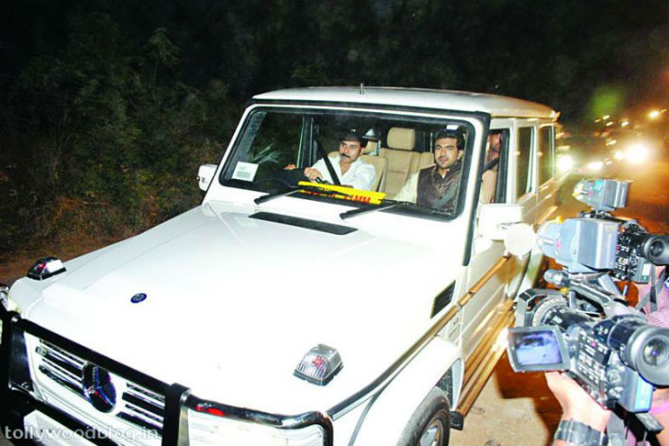 Indische Filmstars und ihre Mercedes G-Wagen SUVs: von Sunil Shetty bis Sara Ali Khan