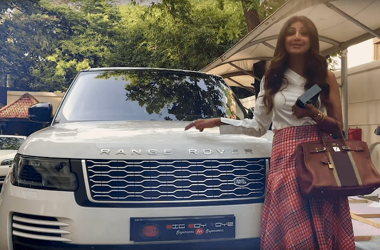 Bollywood actress Shilpa Shetty spotted in Mercedes-AMG G63 finished in Rose Gold
