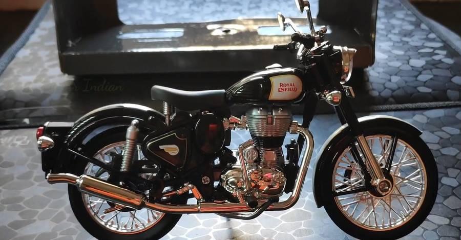 Royal Enfield Scale Model Features
