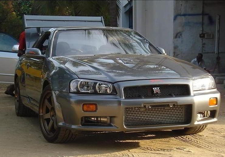 Meet 4 Nissan R34 Skyline Gt Rs Of India One Of These Godzilla Cars Makes 700