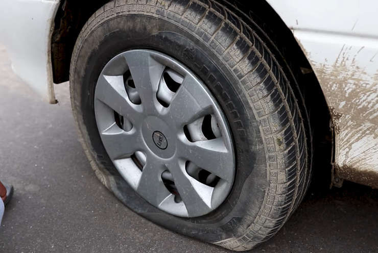 How to avoid Tire Burst / Blowout – 10 helpful tips