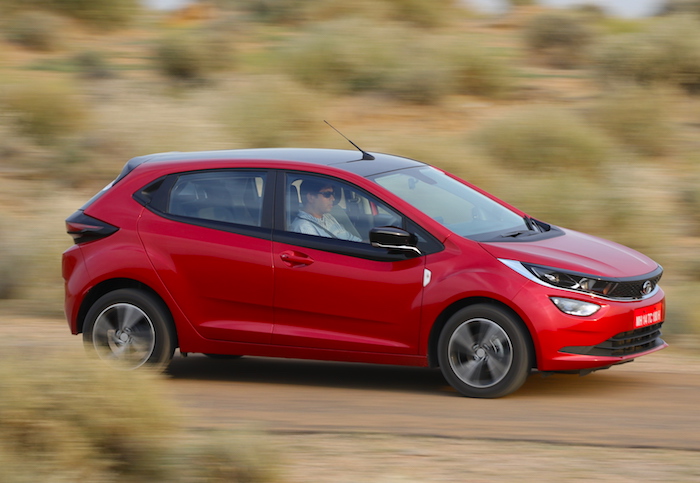 17tata Altroz Review