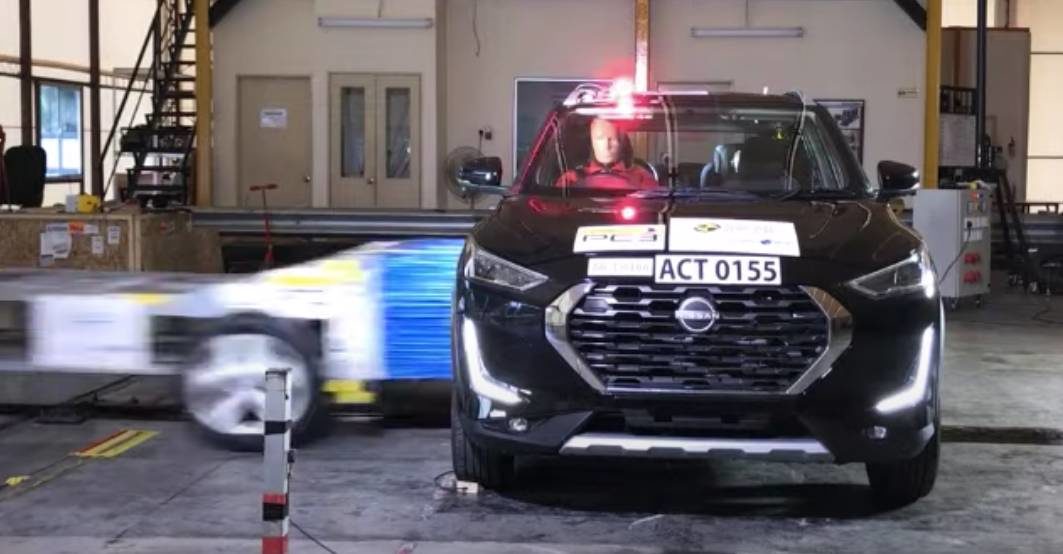 Toyota Fortuner rear-ends Nissan Magnite: This is the result [Video]