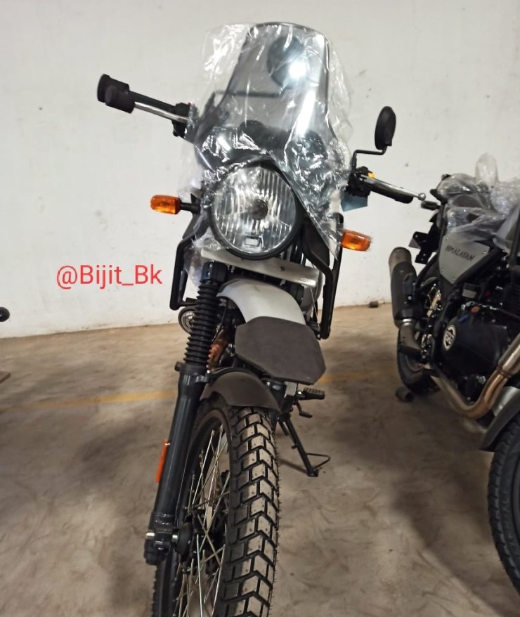 Royal Enfield 2021 Himalayan spied ahead of launch, gets navigation