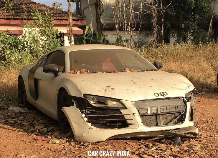 Exotic cars abandoned on the road in India: Rolls Royce, Bentley, Lambo and more