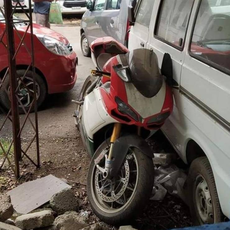 Rare Ducati 1098S Tricolore worth Rs. 35 lakh restored after spending 7 years in customs [Video]