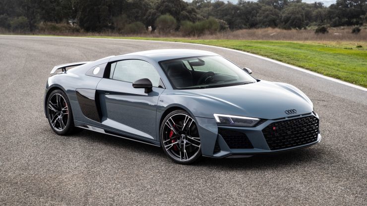 What Happens When You Take Audi R8 Supercar Off-Road?