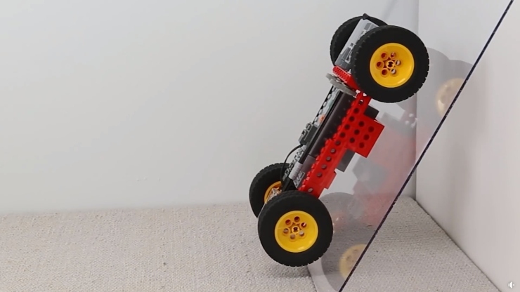 How to build a 4X4 that works: Explained using Lego blocks [Video]
