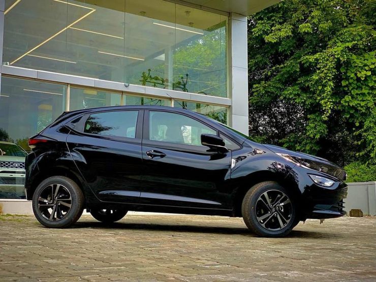Tata Motors launches Altroz Dark Edition with diesel engine