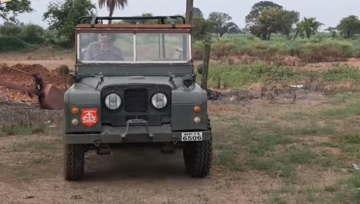 Meet the teenage Indian girl who drives a 50 year-old vintage Land Rover