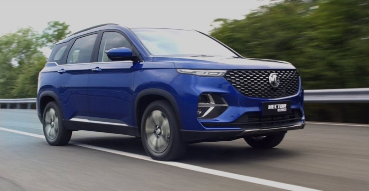 MG Hector Plus vs Mahindra XUV700 vs Kia Carens: Comparing Their Variants Priced Rs 19-20 Lakh for Family-focused Car Buyers