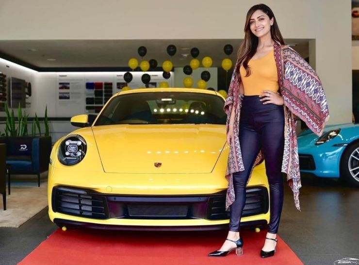 Zomato’s founder Deepinder Goyal’s Lamborghini Urus & Porsche 911 Carrera S caught on camera