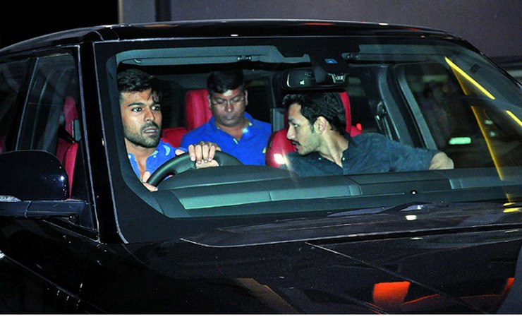 Telugu actor Ram Charan drives his Land Rover Defender to MS Dhoni’s house in Mumbai [Video]
