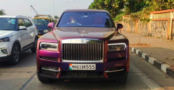 A 20-car convoy of Ambani family includes Rolls Royces & Range Rovers