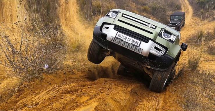Bintang film Kannada Darshan membeli SUV Land Rover Defender baru