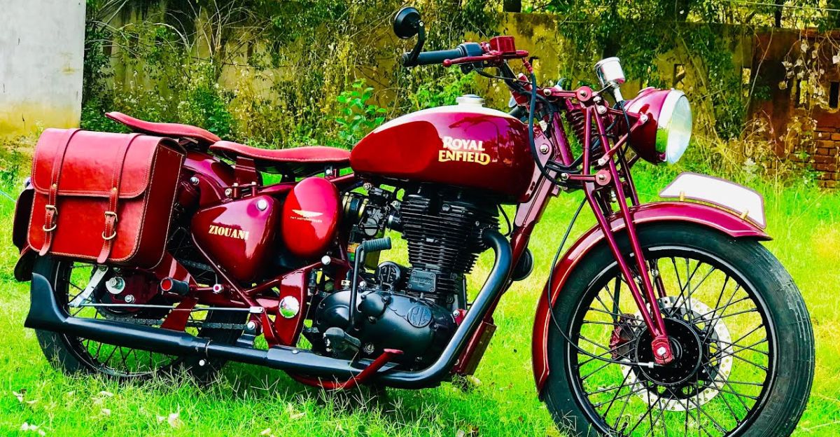 Royal Enfield Bullet Electra modified to look like a vintage motorcycle
