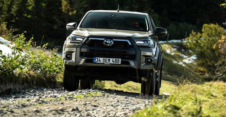 Toyota commences dealer dispatch of Fortuner based Hilux pick-up truck