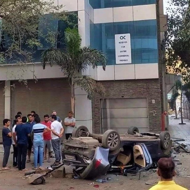 Hyundai Verna falls from 2nd floor after lady driver presses accelerator instead of brake
