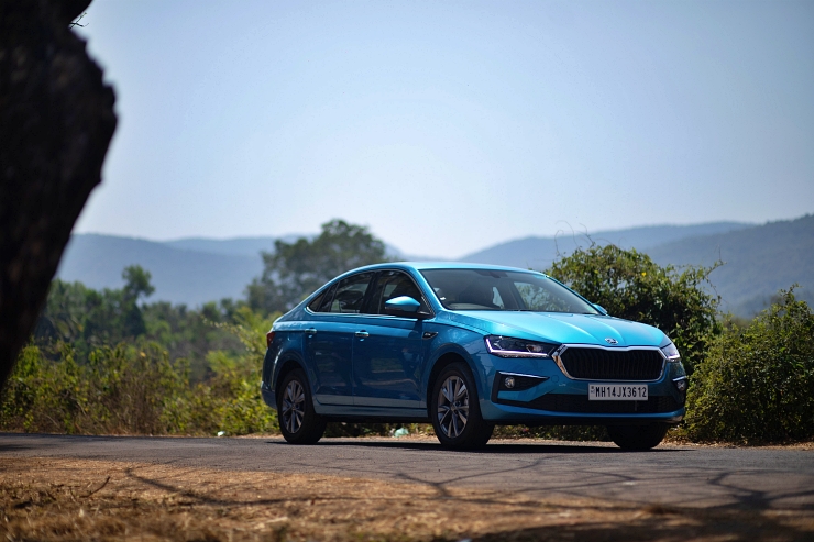Choosing the Ideal Family Car: A Comparative Analysis of Honda City and Skoda Slavia Base Variants