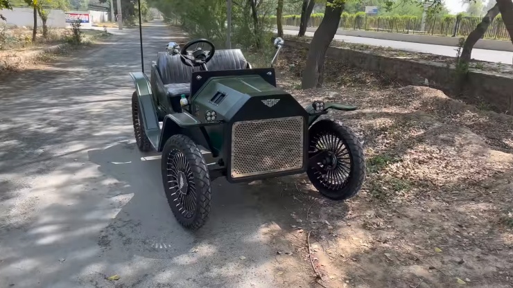 This Electric Vintage Car is made from parts of Maruti Alto and Royal Enfield Bullet [Video]