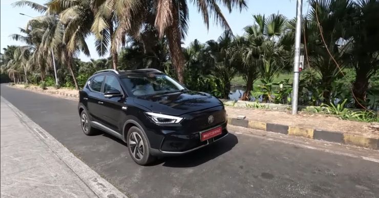 2022 MG ZS electric SUV in a detailed walkaround video