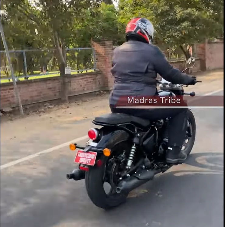 Royal Enfield Super Meteor 650 spotted on video