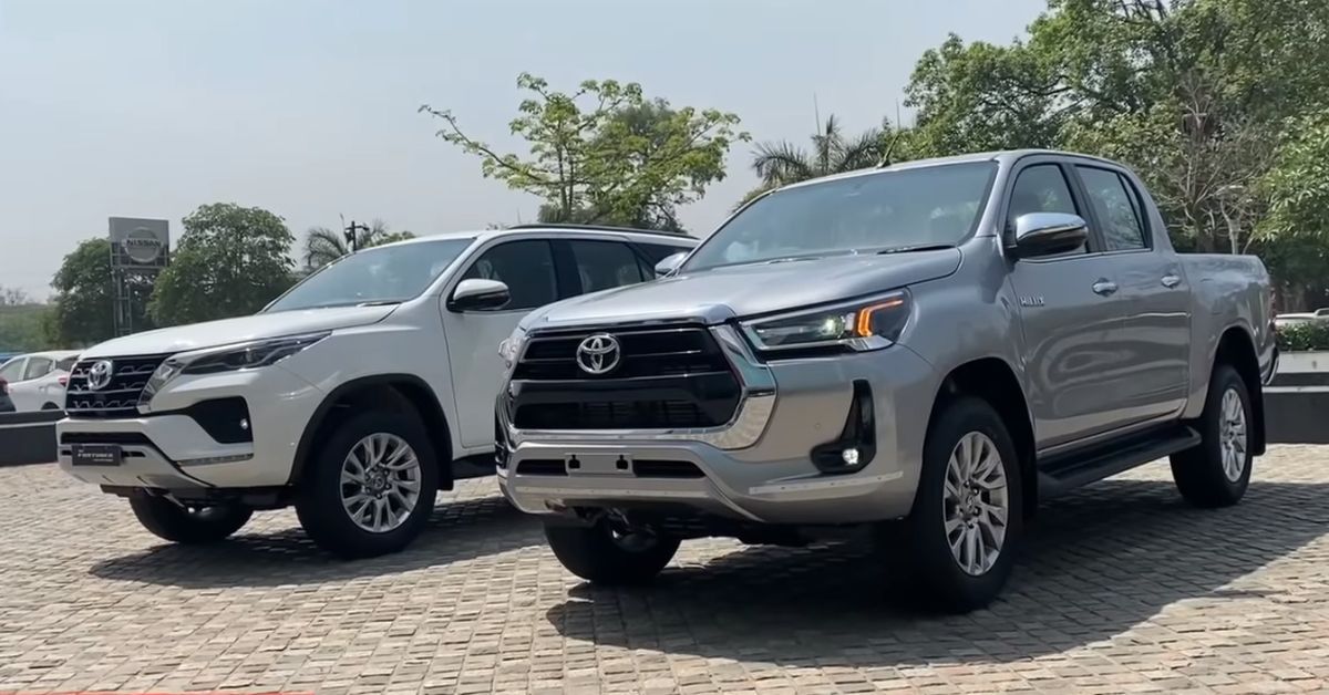Toyota Hilux Vs Toyota Fortuner: Comparing Variants Under Rs 40 Lakh for  the Off-roading Enthusiast | Cartoq