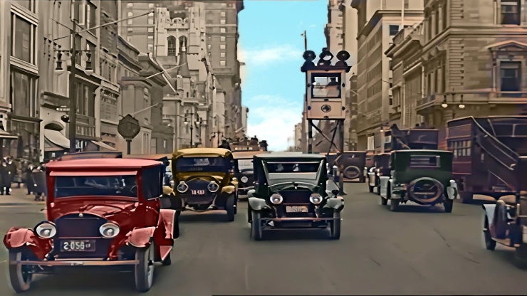 What roads and vehicles looked like 100 years ago [Video]