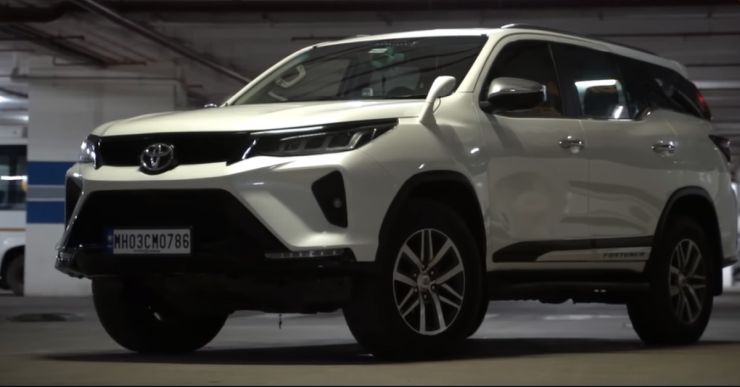 Toyota Fortuner neatly modified to look like Legender [Video]