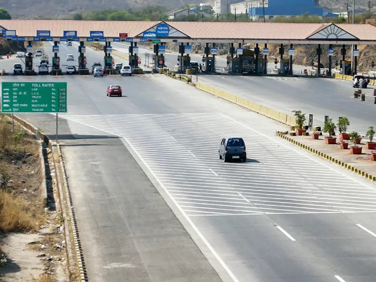Will abolish toll plazas in next 6 months: Minister Nitin Gadkari