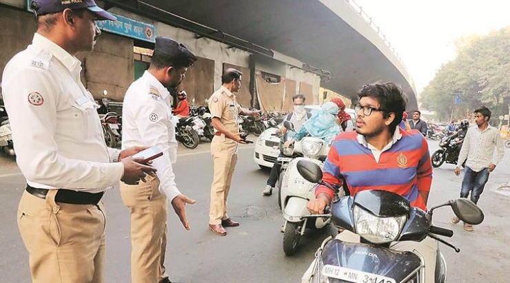 Bengaluru traffic cops suspended for taking Rs 2,500 as bribe for carrying washbasin in car