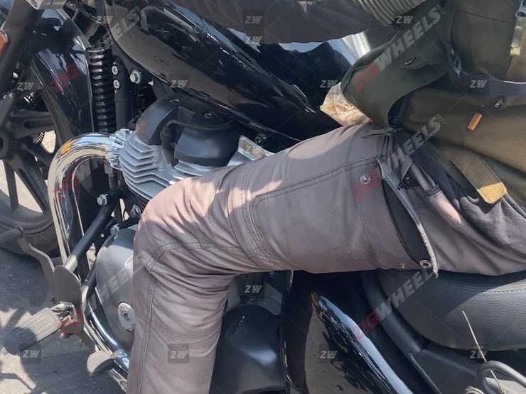 Royal Enfield’s Super Meteor 650cc Cruiser spotted ahead of launch