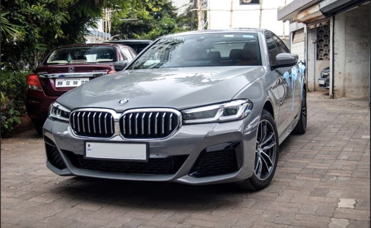Veteran actor Waheeda Rehman buys new BMW 5 Series Facelift worth Rs. 65 lakhs