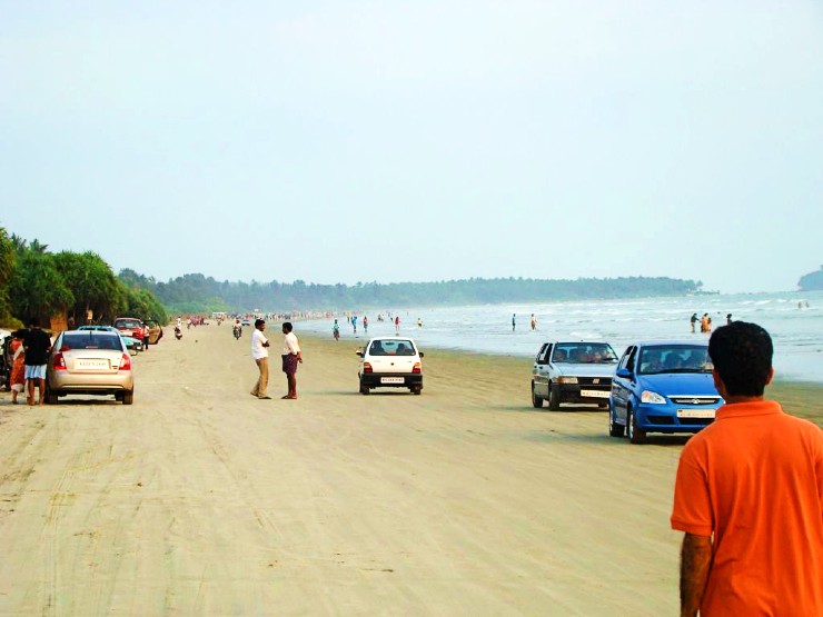 Driving on the beach: 10 stupid things you should never do