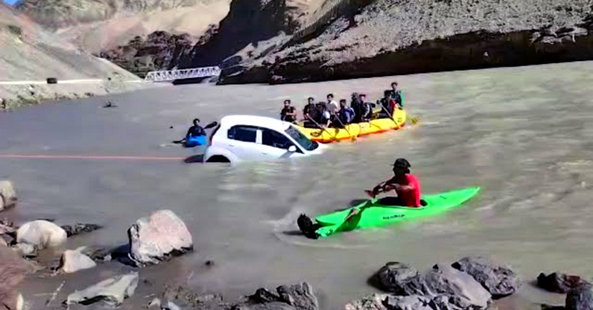 Hyundai Santro with passengers falls into river while heading to Ladakh: Rescued [Video]