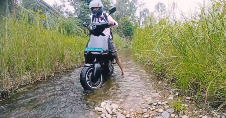Ola S1 Pro electric scooter goes off-roading: Watch how it performs [Video]