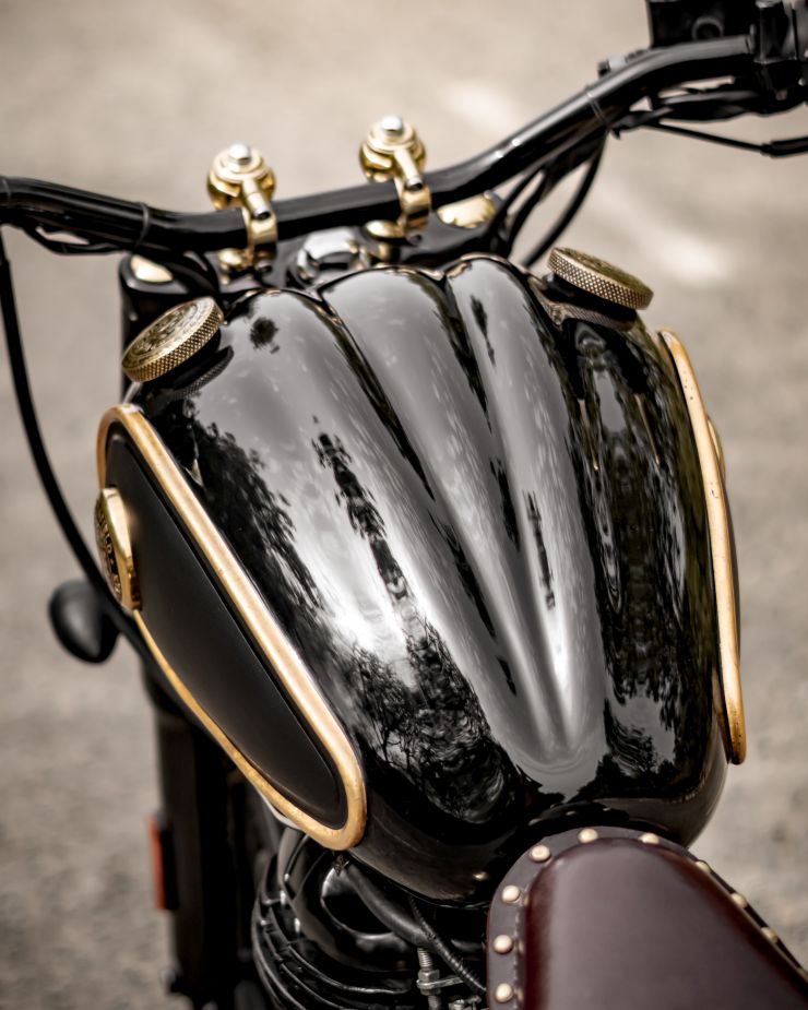 नीव मोटरसाइकिल द्वारा कस्टम निर्मित रॉयल एनफील्ड क्लासिक 350 को 'डिवाइन' कहा जाता है [Video]