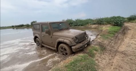 How NOT to recover your SUV while off-roading: Live example with Mahindra Thar