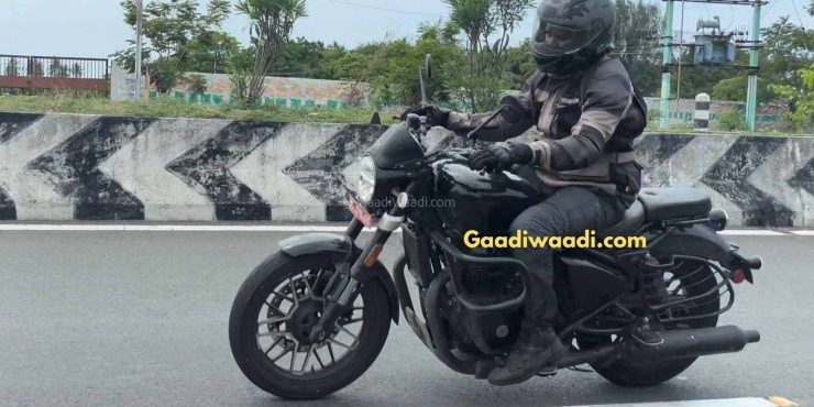 Upcoming Royal Enfield Shotgun 650 Motorcycle Tests With Accessories